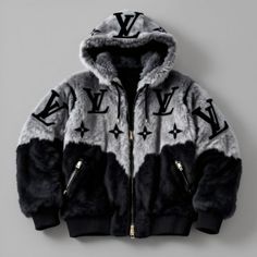 Louis Vuitton Wholesale Clothing (40 Items 8,000)- Custom Selection - Image 5