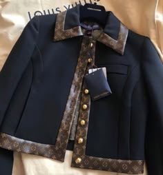 Louis Vuitton Wholesale Clothing (40 Items 8,000)- Custom Selection - Image 3