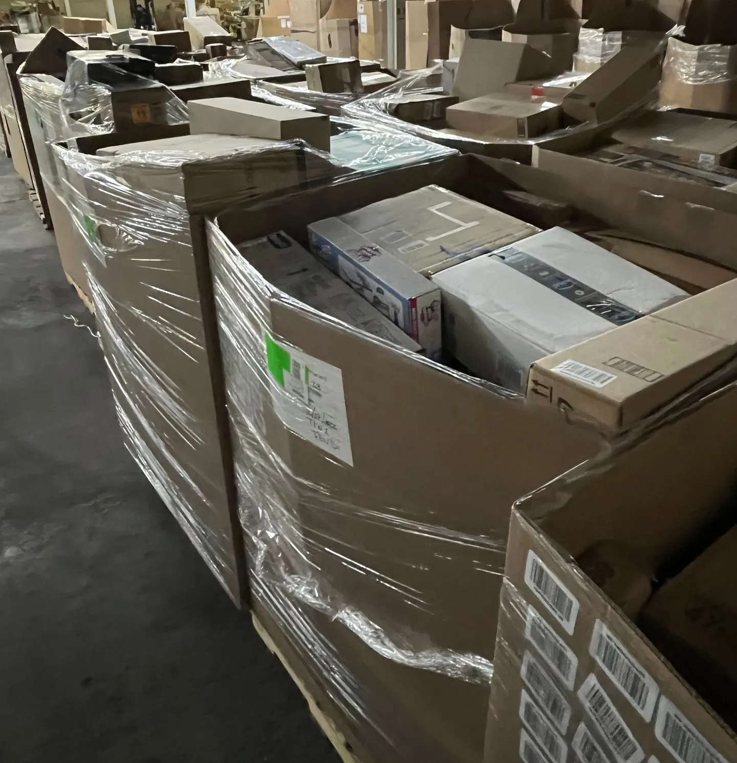 Amazon General Merchandise Truckload - Image 3